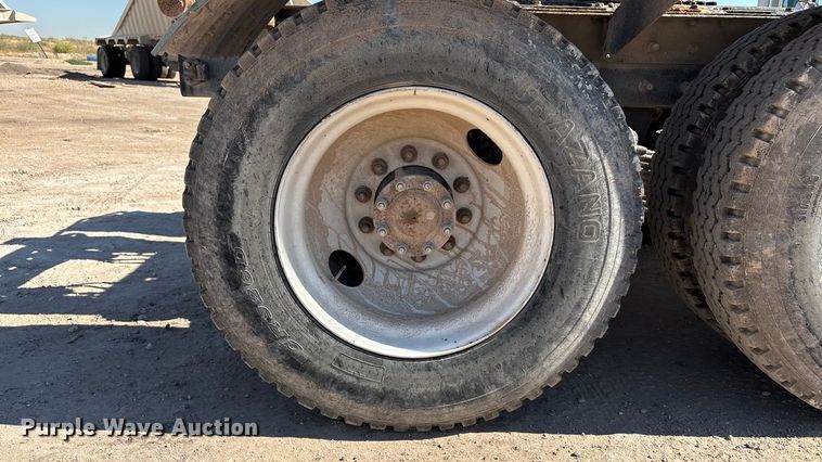 image for item EU4696 2013 Mack GU713 semi truck