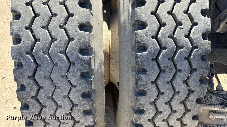 image for item EU4696 2013 Mack GU713 semi truck