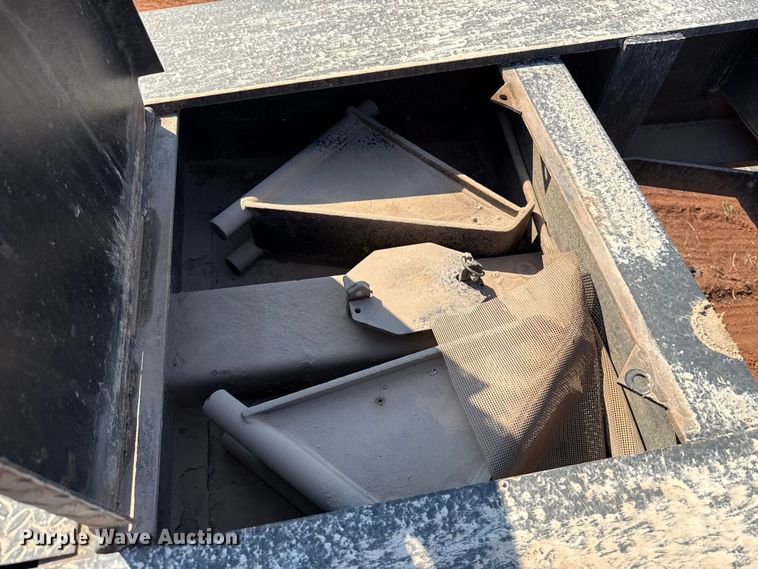 image for item EU5087 1990 Trail King TK100DGP-503 lowboy equipment trailer