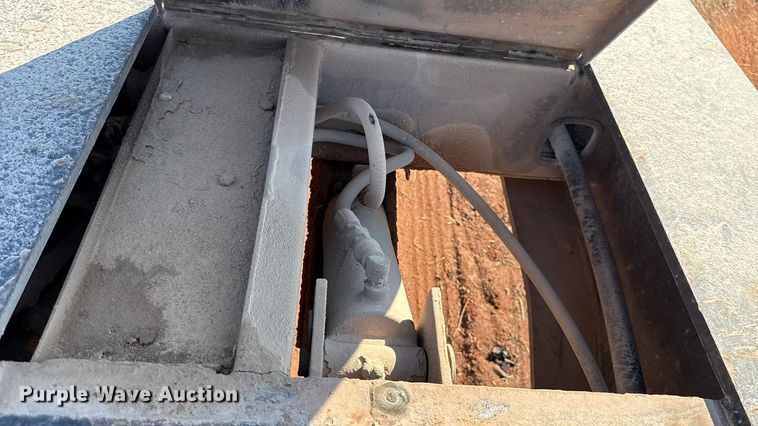 image for item EU5087 1990 Trail King TK100DGP-503 lowboy equipment trailer