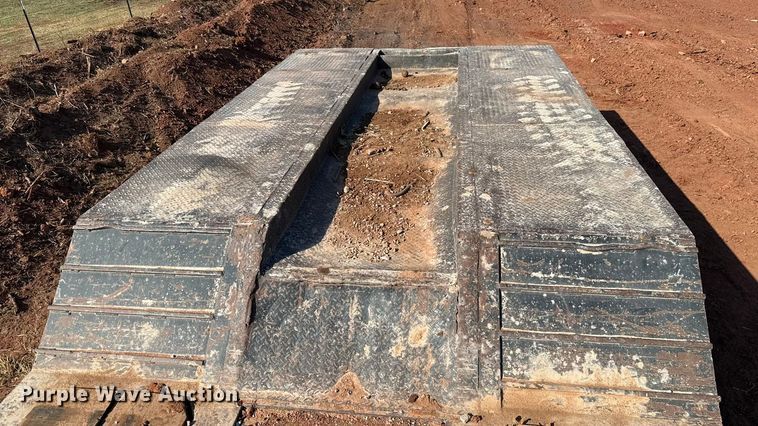 image for item EU5087 1990 Trail King TK100DGP-503 lowboy equipment trailer