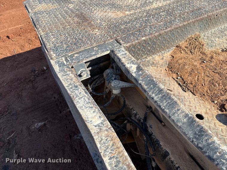 image for item EU5087 1990 Trail King TK100DGP-503 lowboy equipment trailer