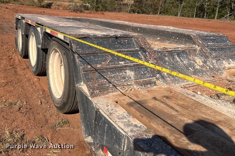 image for item EU5087 1990 Trail King TK100DGP-503 lowboy equipment trailer