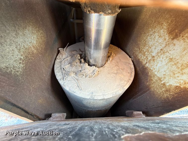 image for item EU5087 1990 Trail King TK100DGP-503 lowboy equipment trailer