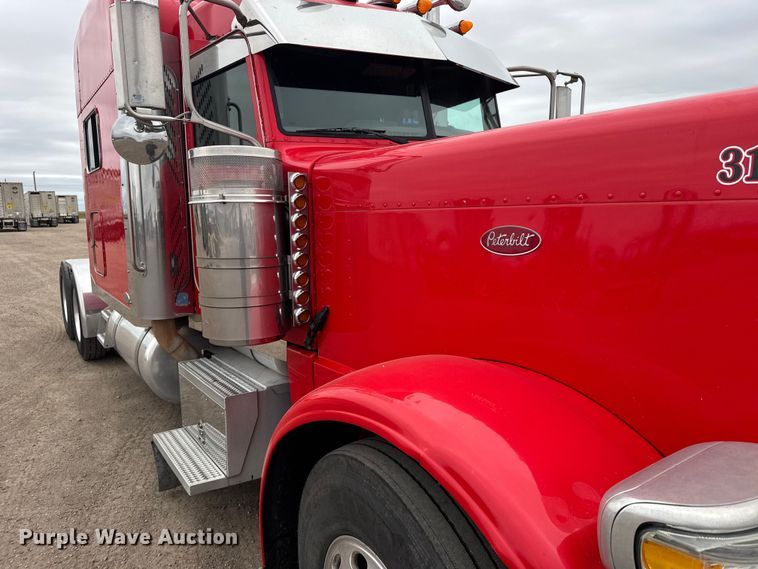 image for item EU6094 2009 Peterbilt 389 semi truck