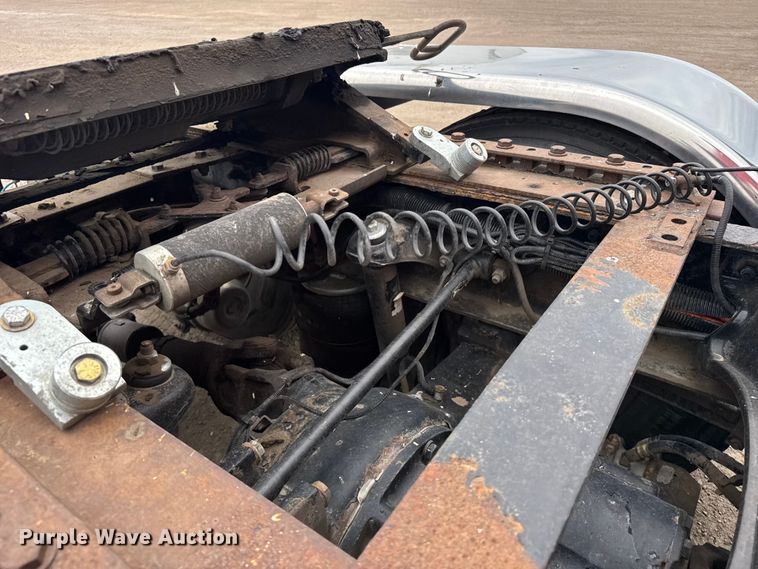 image for item EU6094 2009 Peterbilt 389 semi truck