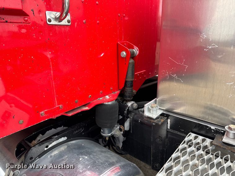 image for item EU6094 2009 Peterbilt 389 semi truck