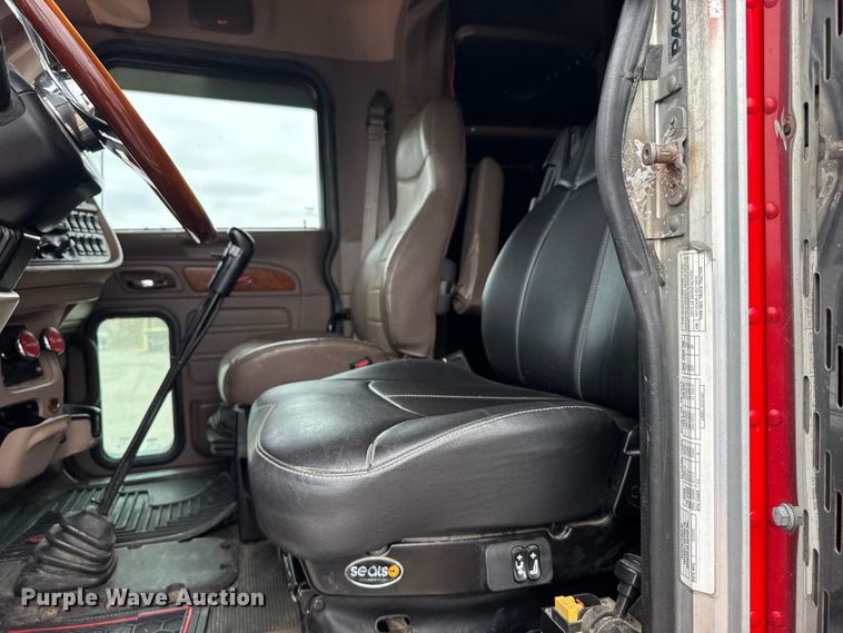 image for item EU6094 2009 Peterbilt 389 semi truck