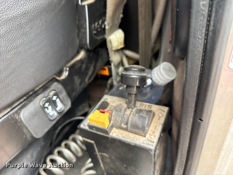 image for item EU6094 2009 Peterbilt 389 semi truck