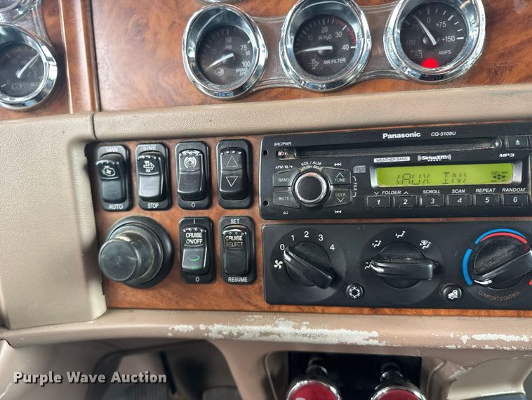 image for item EU6094 2009 Peterbilt 389 semi truck