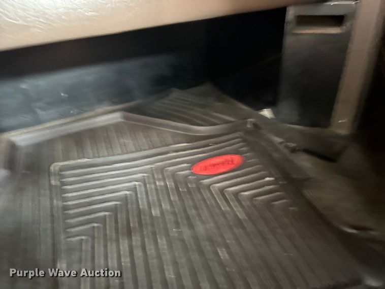 image for item EU6094 2009 Peterbilt 389 semi truck