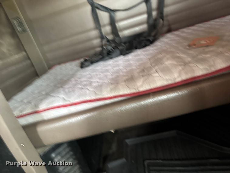 image for item EU6094 2009 Peterbilt 389 semi truck