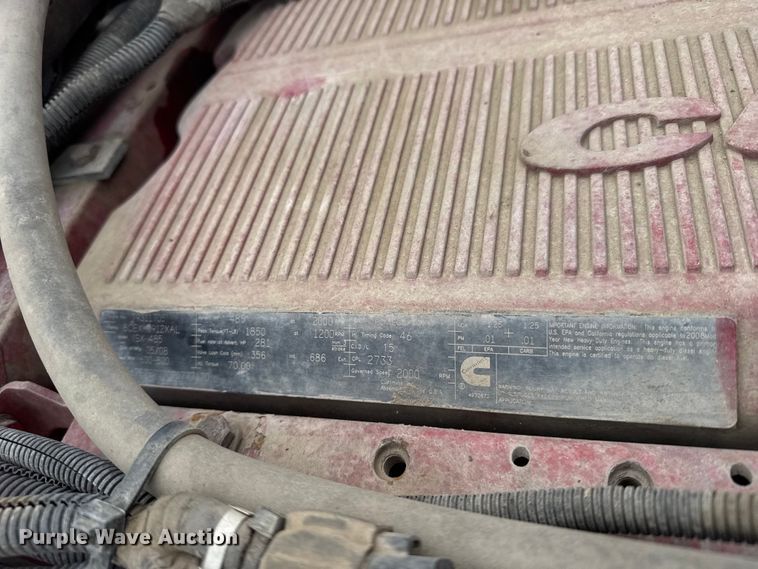 image for item EU6094 2009 Peterbilt 389 semi truck