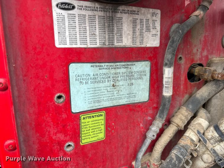 image for item EU6094 2009 Peterbilt 389 semi truck