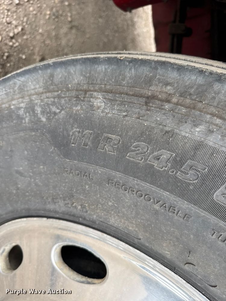 image for item EU6094 2009 Peterbilt 389 semi truck