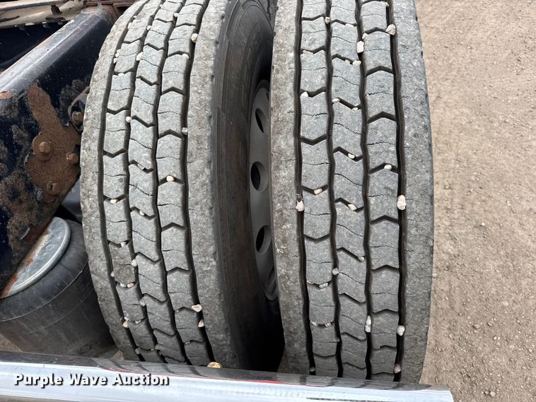 image for item EU6094 2009 Peterbilt 389 semi truck