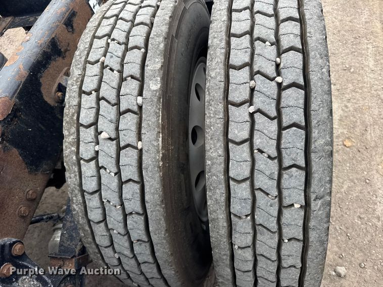 image for item EU6094 2009 Peterbilt 389 semi truck