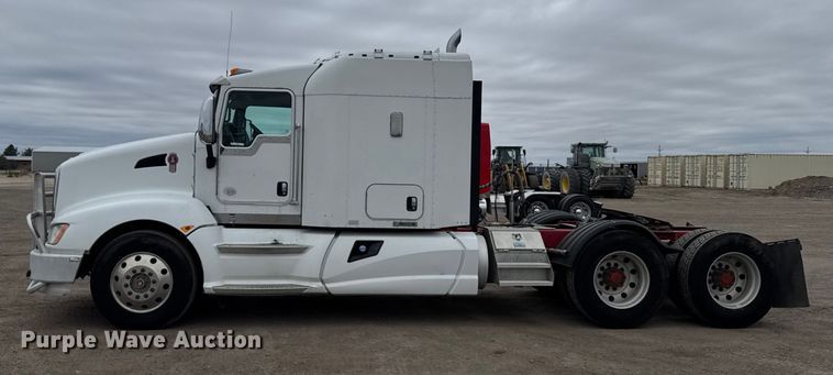 image for item EU6095 2012 Kenworth T660 semi truck