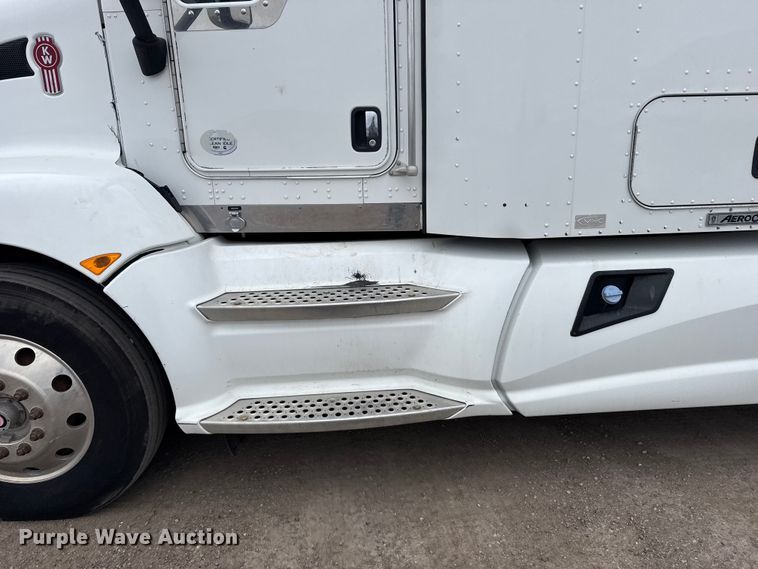 image for item EU6095 2012 Kenworth T660 semi truck