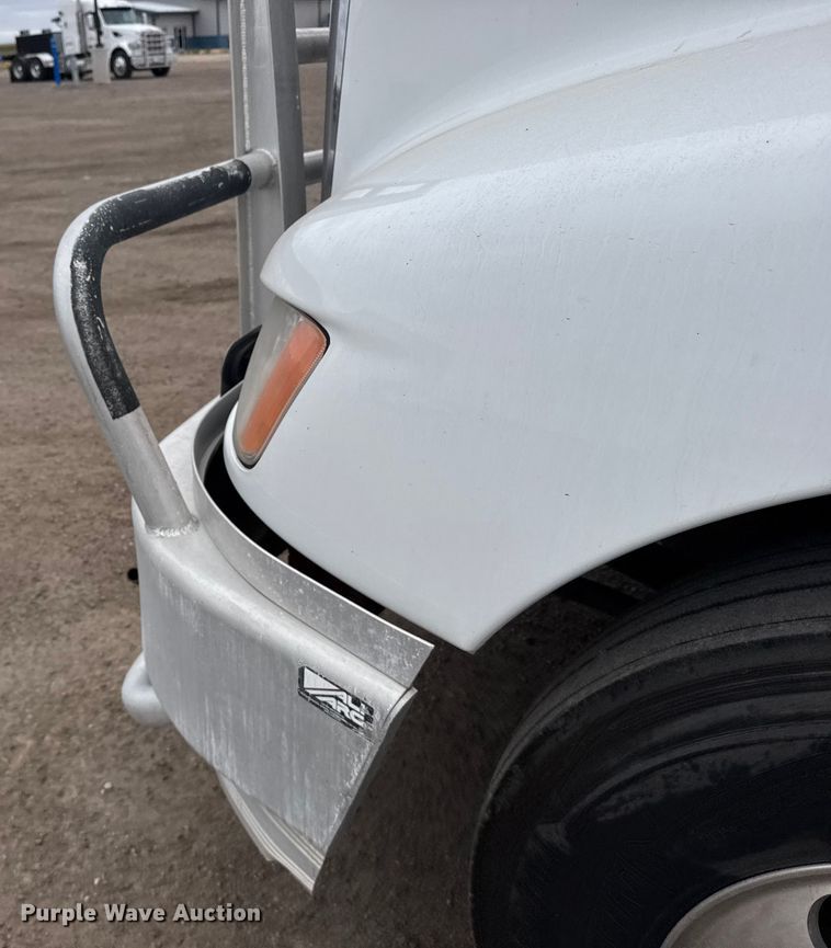 image for item EU6095 2012 Kenworth T660 semi truck