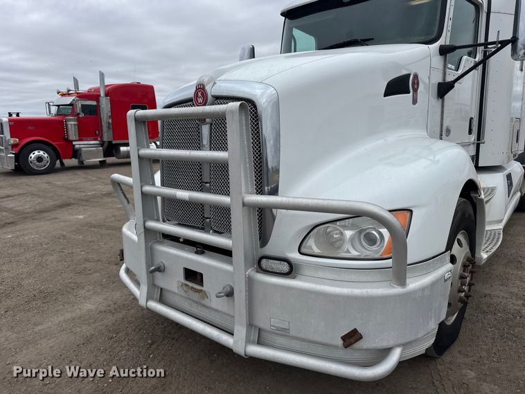 image for item EU6095 2012 Kenworth T660 semi truck