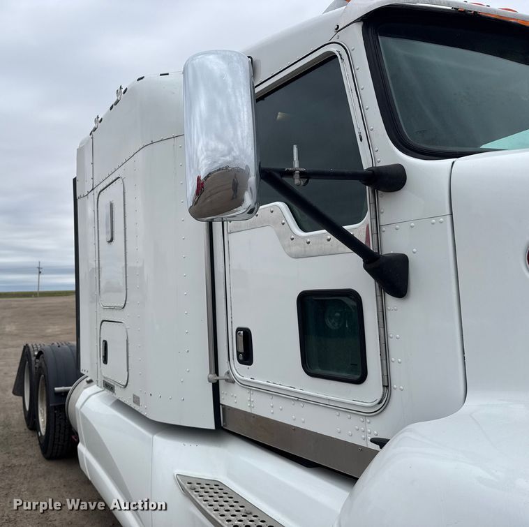 image for item EU6095 2012 Kenworth T660 semi truck