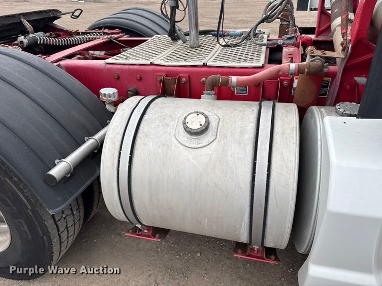 image for item EU6095 2012 Kenworth T660 semi truck