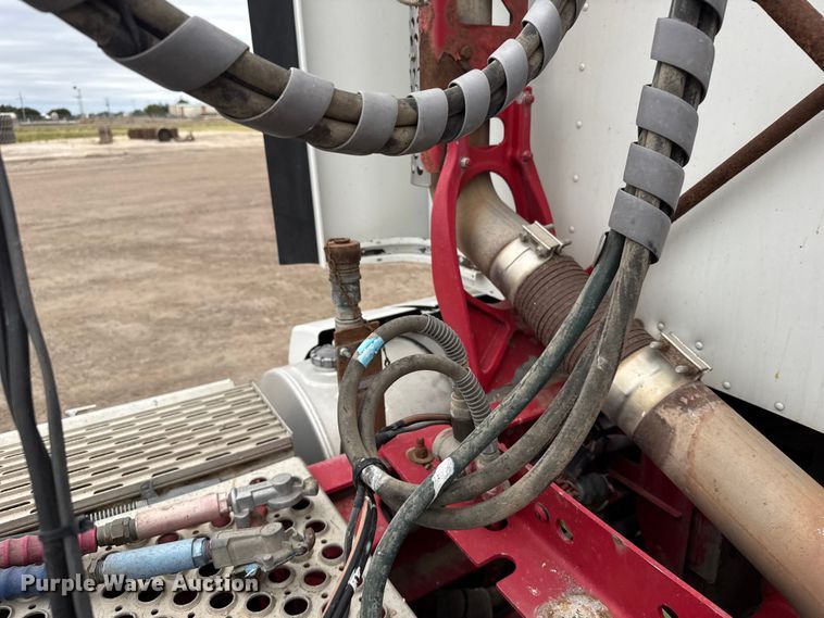 image for item EU6095 2012 Kenworth T660 semi truck