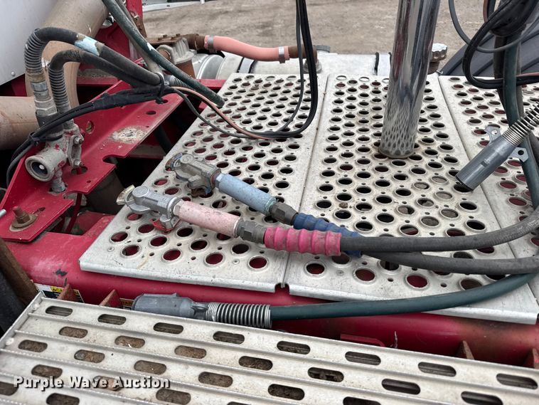 image for item EU6095 2012 Kenworth T660 semi truck