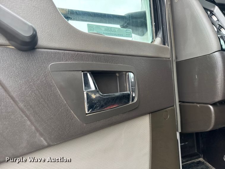 image for item EU6095 2012 Kenworth T660 semi truck