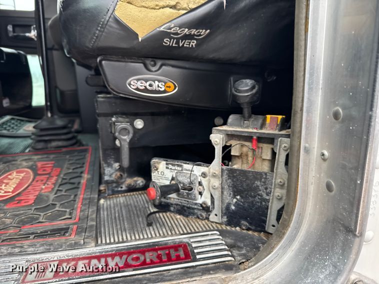 image for item EU6095 2012 Kenworth T660 semi truck