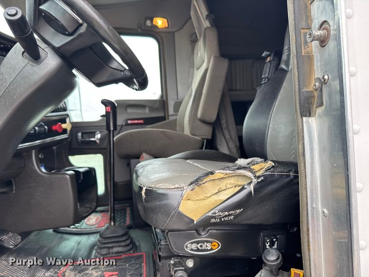 image for item EU6095 2012 Kenworth T660 semi truck