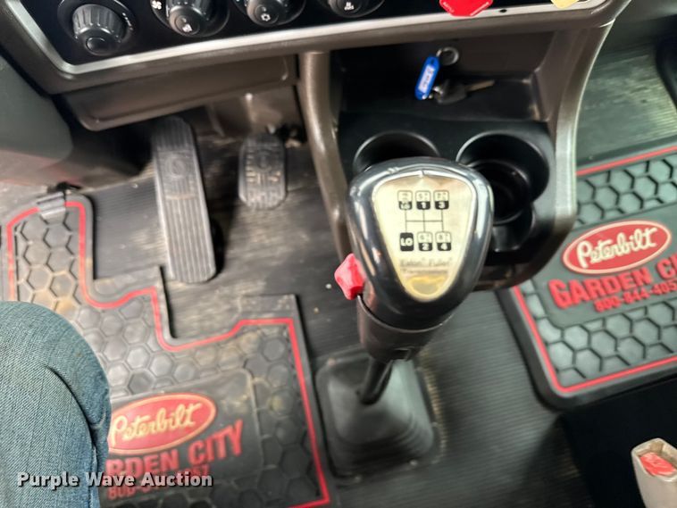 image for item EU6095 2012 Kenworth T660 semi truck