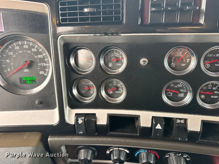 image for item EU6095 2012 Kenworth T660 semi truck