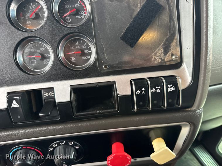 image for item EU6095 2012 Kenworth T660 semi truck