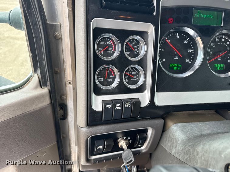 image for item EU6095 2012 Kenworth T660 semi truck