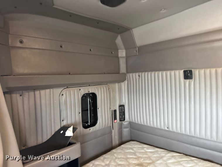 image for item EU6095 2012 Kenworth T660 semi truck