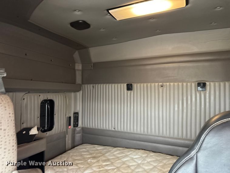 image for item EU6095 2012 Kenworth T660 semi truck