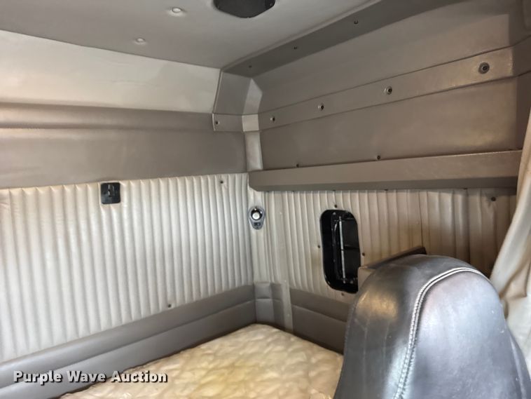 image for item EU6095 2012 Kenworth T660 semi truck