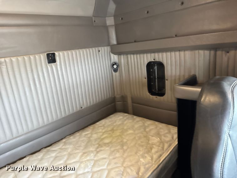 image for item EU6095 2012 Kenworth T660 semi truck