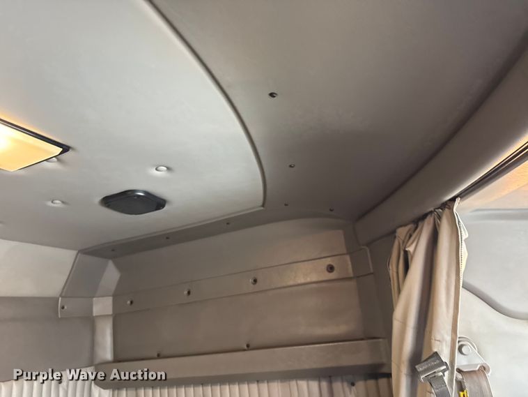 image for item EU6095 2012 Kenworth T660 semi truck