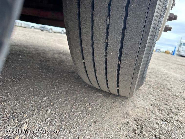 image for item EU6095 2012 Kenworth T660 semi truck