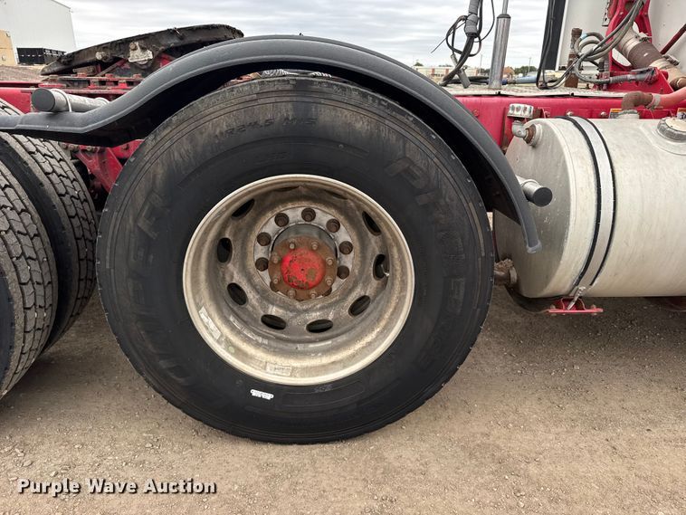 image for item EU6095 2012 Kenworth T660 semi truck