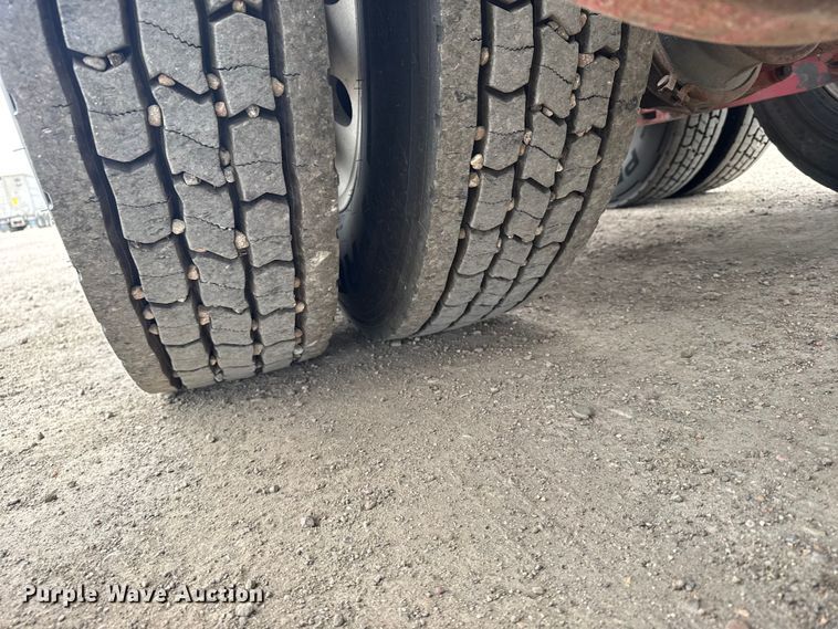 image for item EU6095 2012 Kenworth T660 semi truck