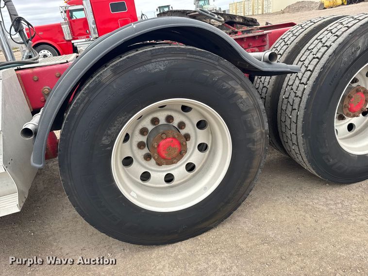 image for item EU6095 2012 Kenworth T660 semi truck