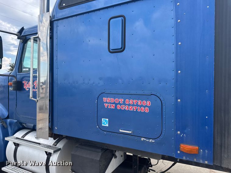 image for item EU6136 2006 International 9400i semi truck