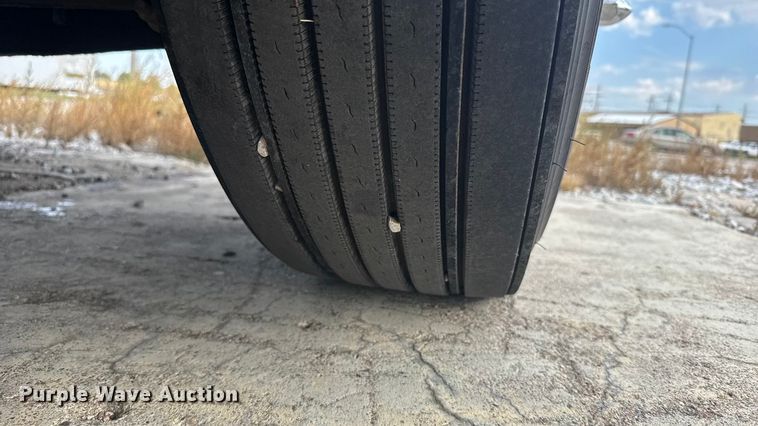 image for item EU6136 2006 International 9400i semi truck