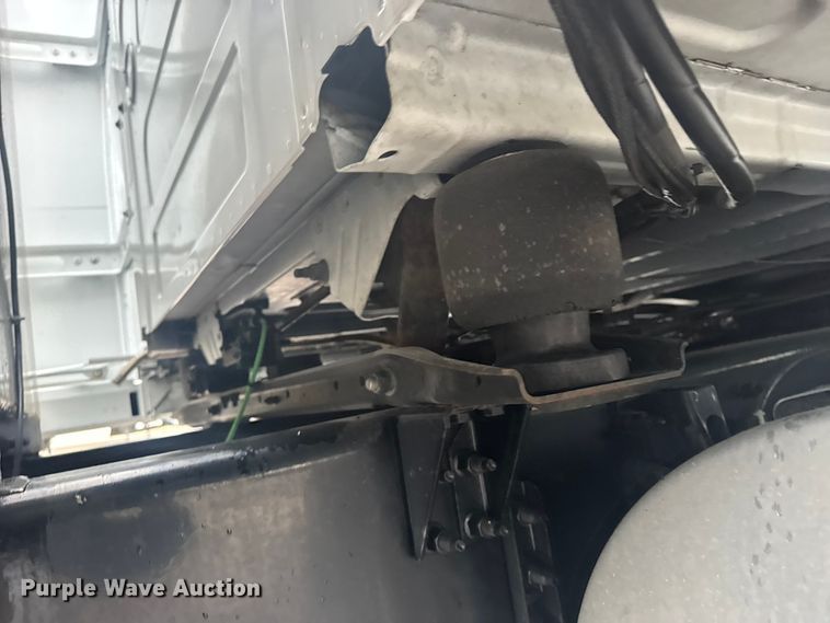 image for item EU6262 2021 Volvo VNL semi truck