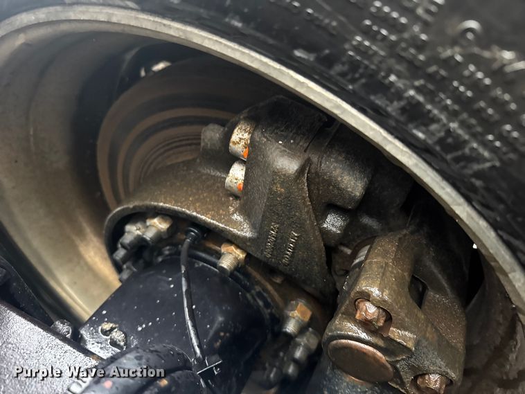 image for item EU6262 2021 Volvo VNL semi truck