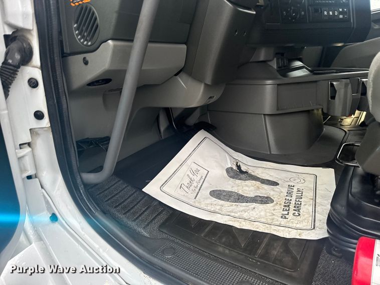 image for item EU6262 2021 Volvo VNL semi truck